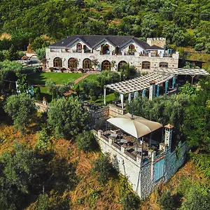  Farma Chateau Fasel Albánie
